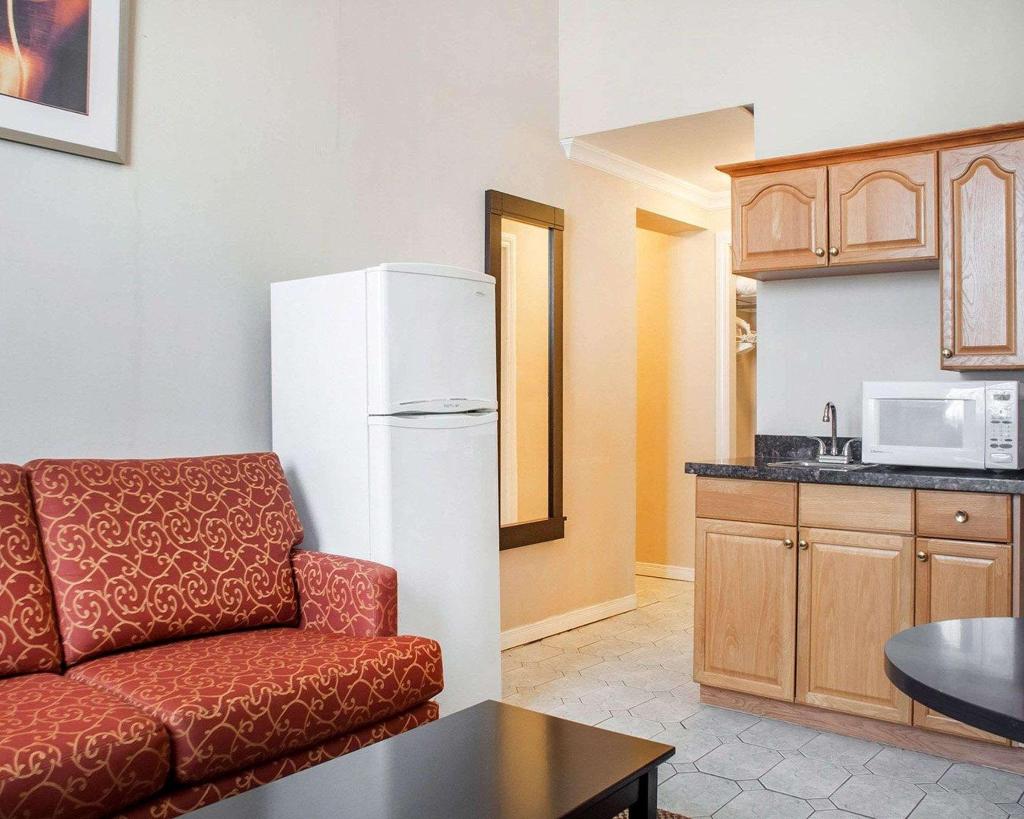 Woodstock Inn and Suites