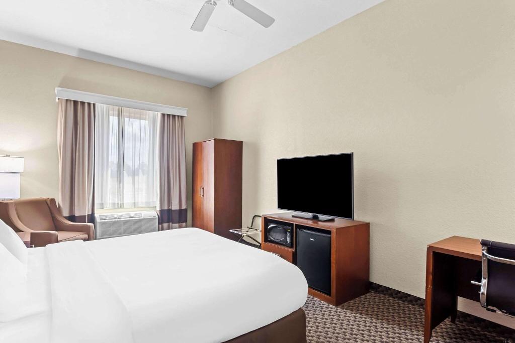 Comfort Inn & Suites Grenada Lake