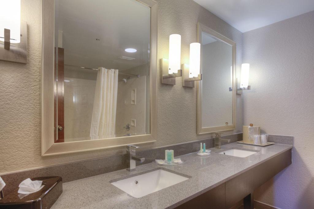 Comfort Suites Pineville - Ballantyne Area