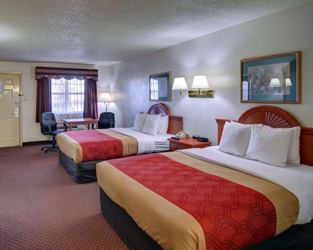 Super 8 By Wyndham Decatur Texas