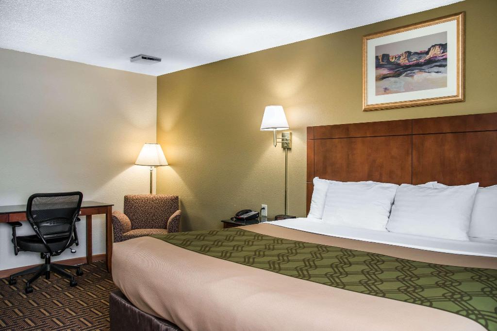 Coratel Inn & Suites By Jasper River Falls