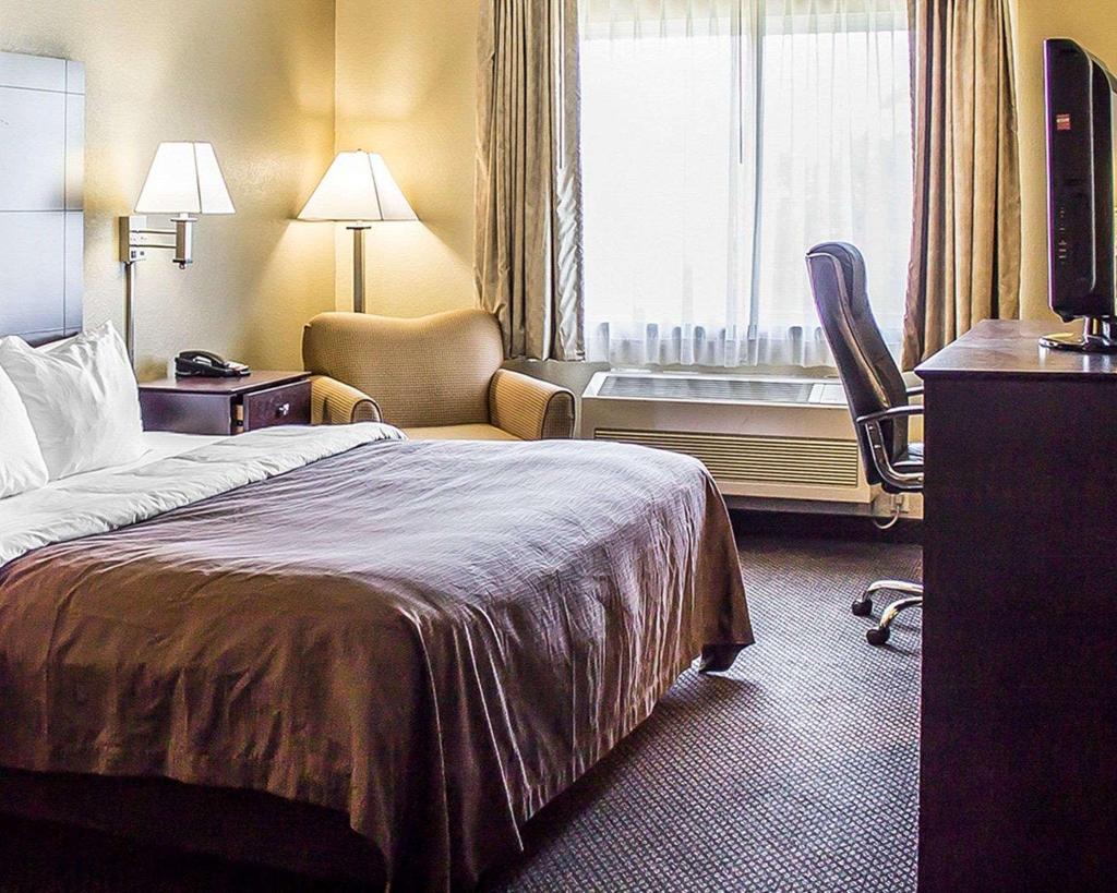 Quality Inn & Suites Sturgeon Bay area