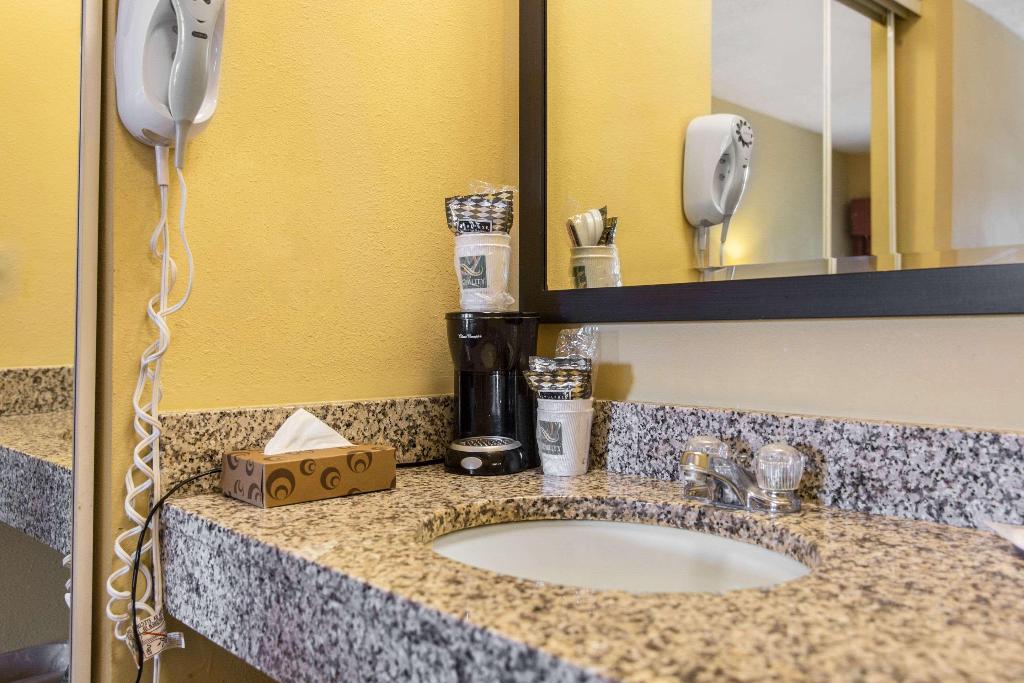 Quality Inn Calera I-65 exit 231