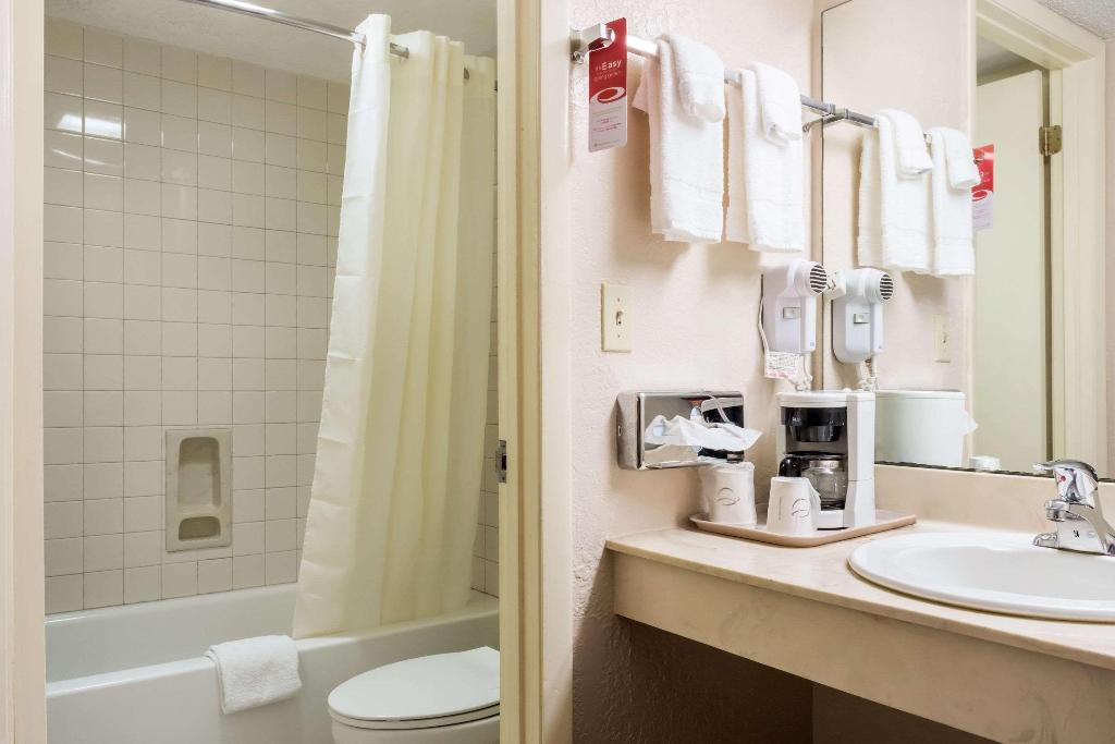 Econo Lodge Live Oak