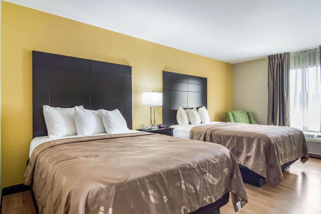 Quality Inn & Suites Canton Canton