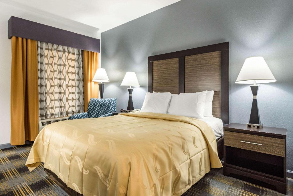 Quality Inn near Six Flags