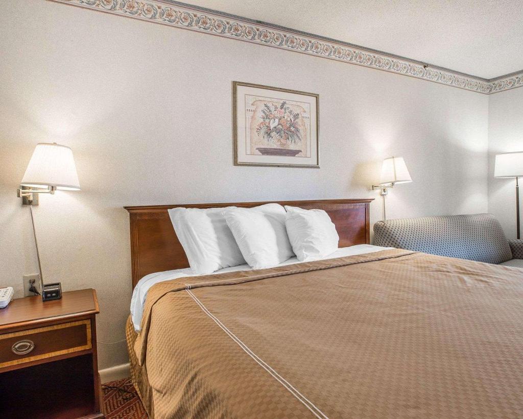Econo Lodge Thomson Area