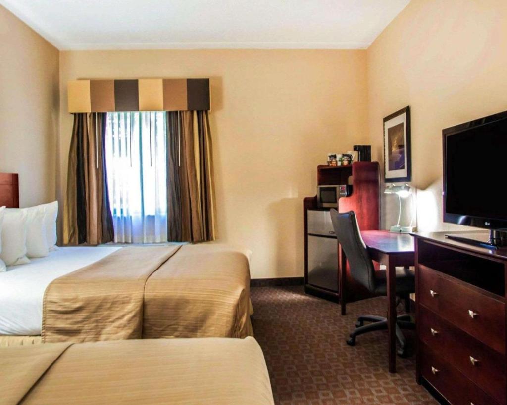 Quality Inn Morton at I-74