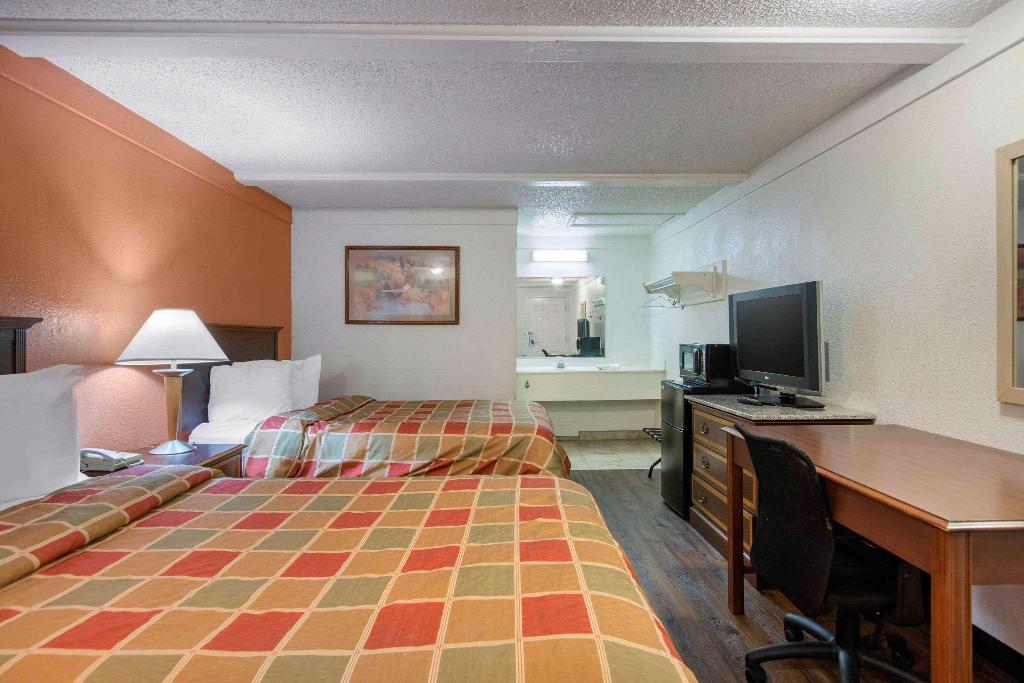 Rodeway Inn Auburn Hills