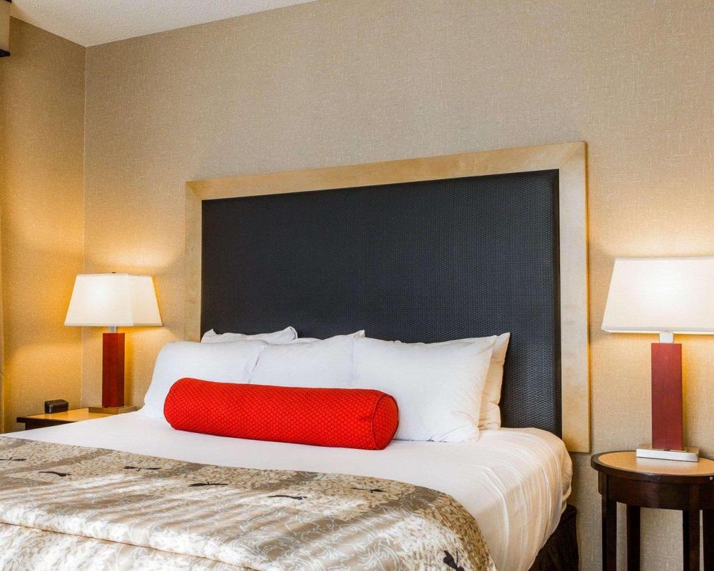 Cambria Hotel Traverse City
