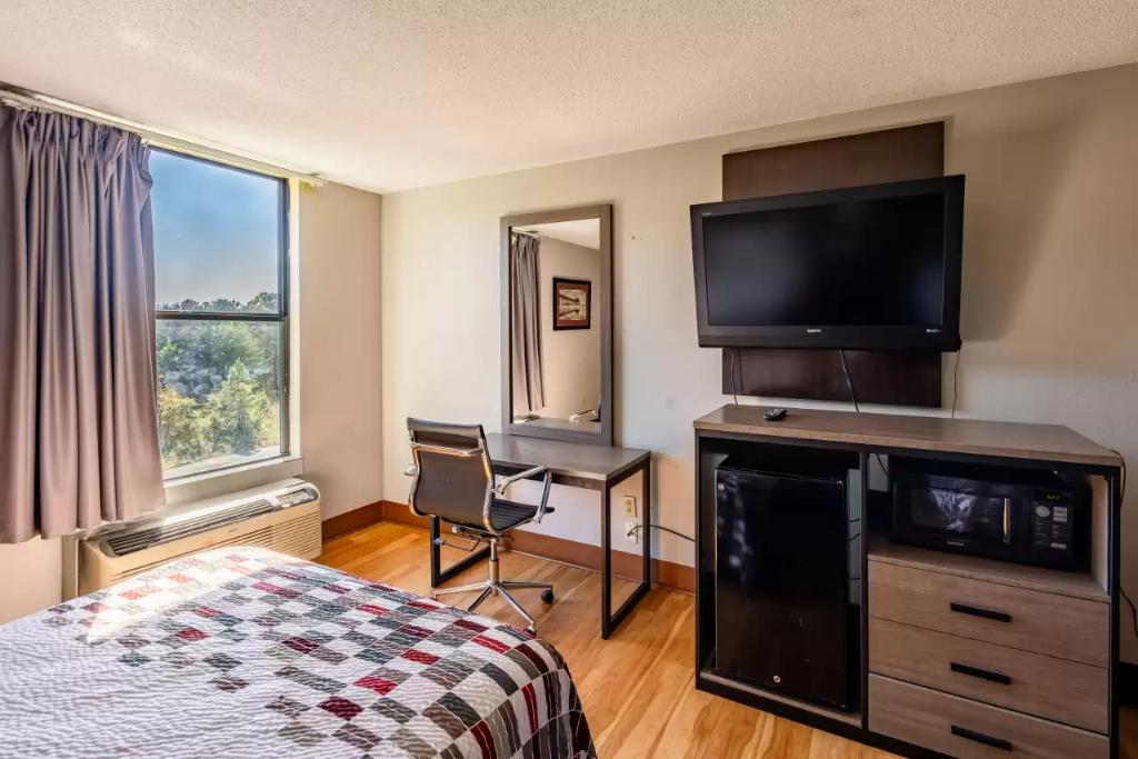 Clarion Pointe