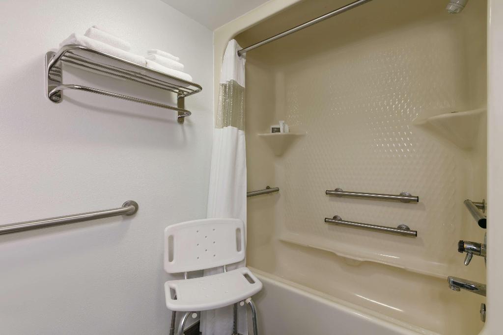 Country Inn & Suites by Radisson Roanoke Rapids NC