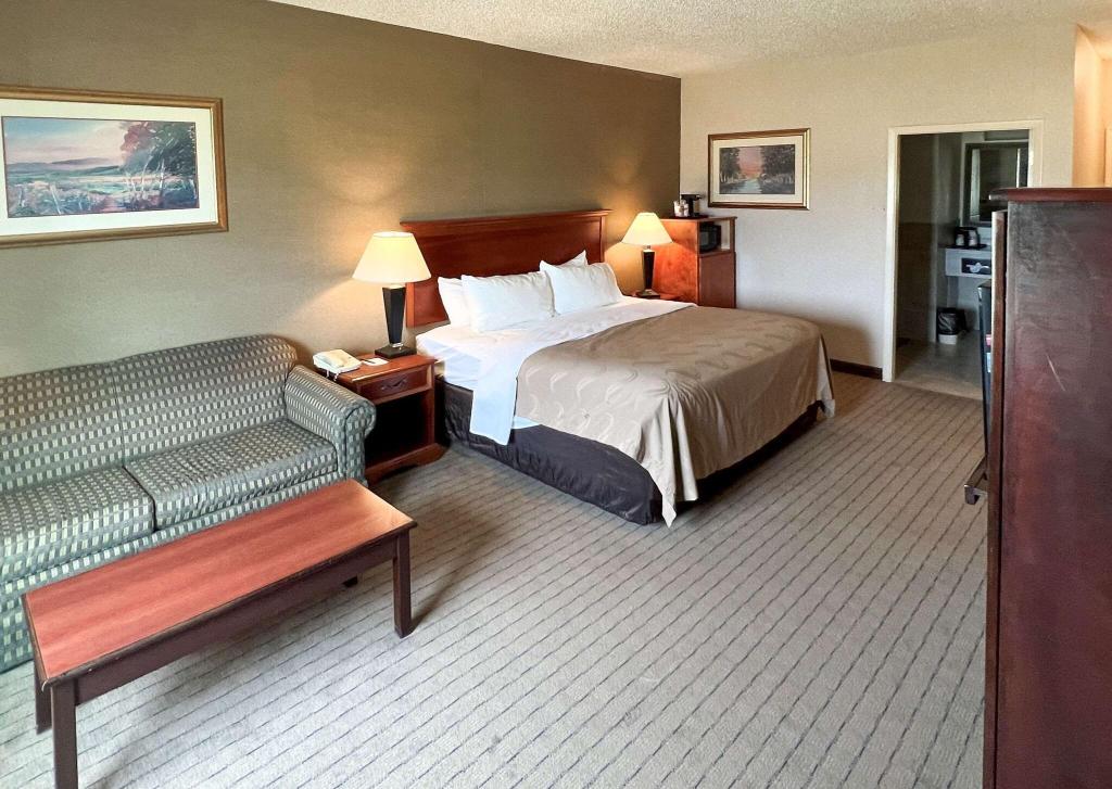 Quality Inn & Suites Grants