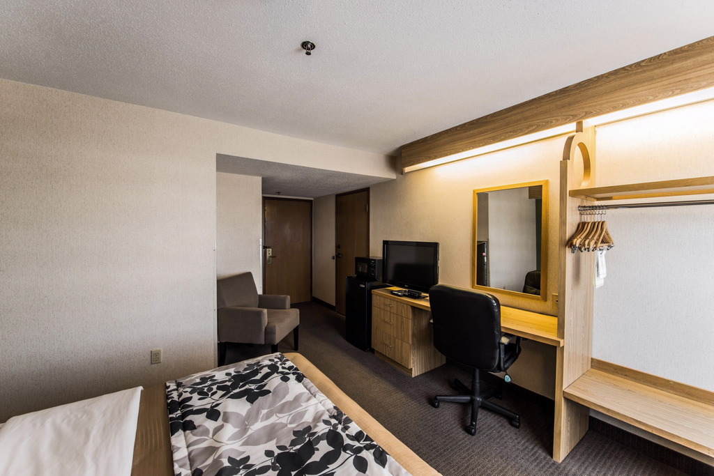 Sleep Inn & Suites