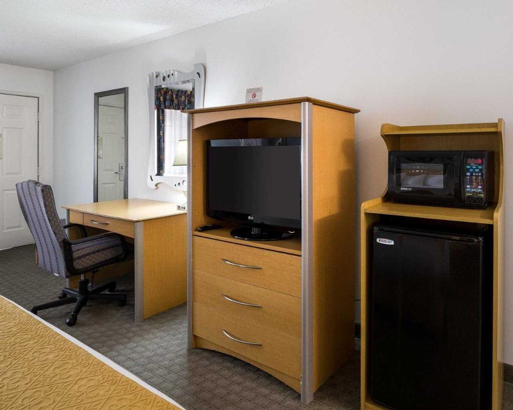 Quality Inn Clute Freeport