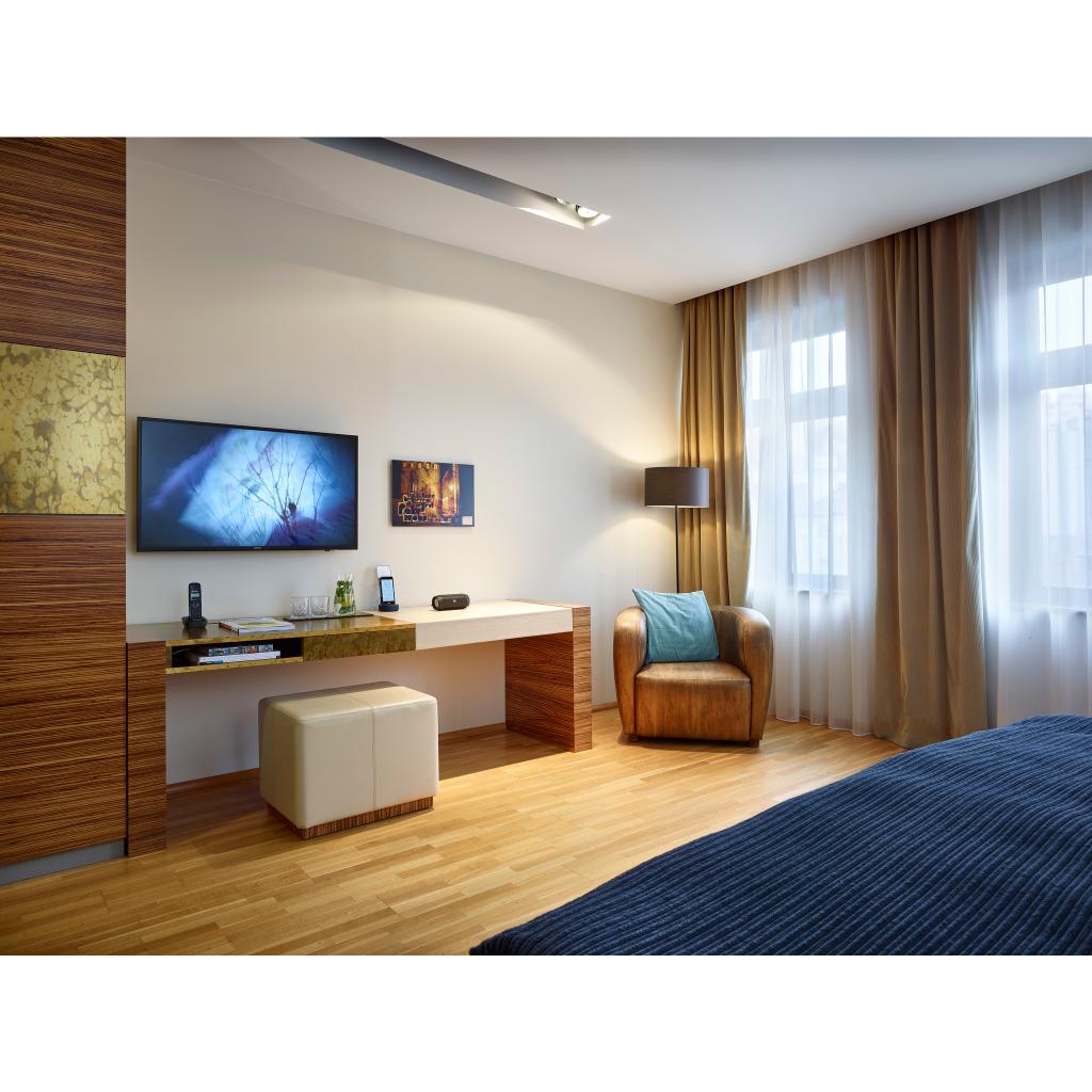 The Icon Hotel & Lounge