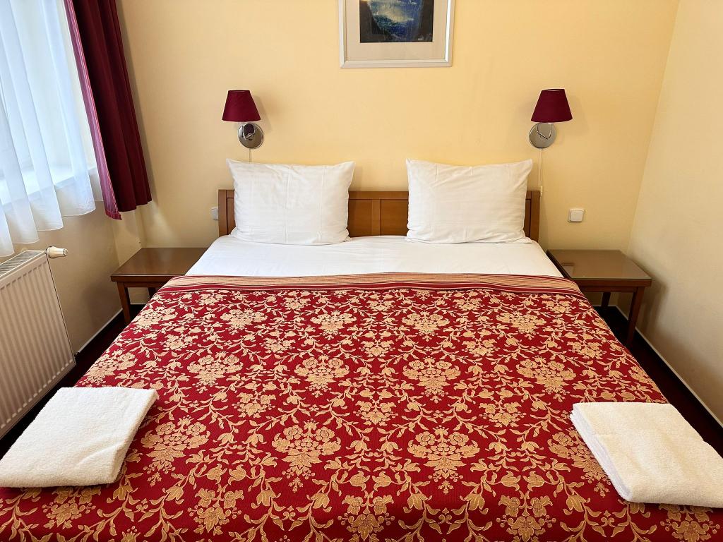 Cloister Inn