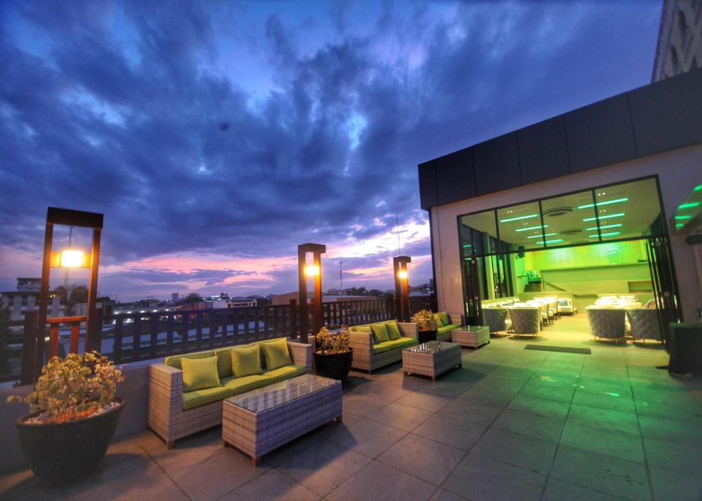 The Royal Mandaya Hotel