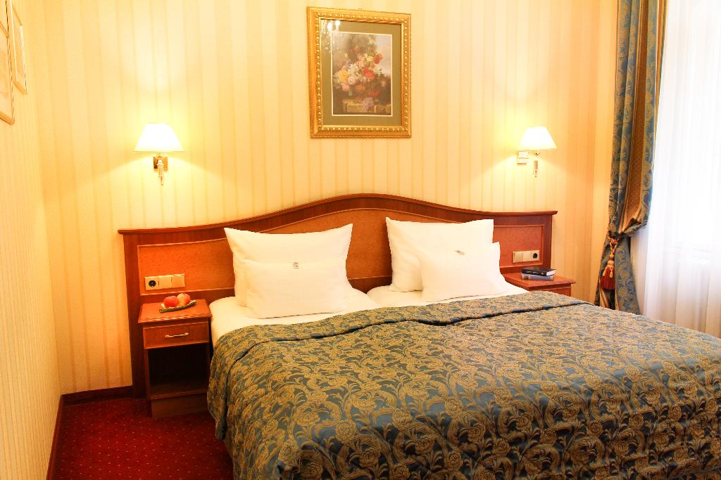 Opera Suites self check in