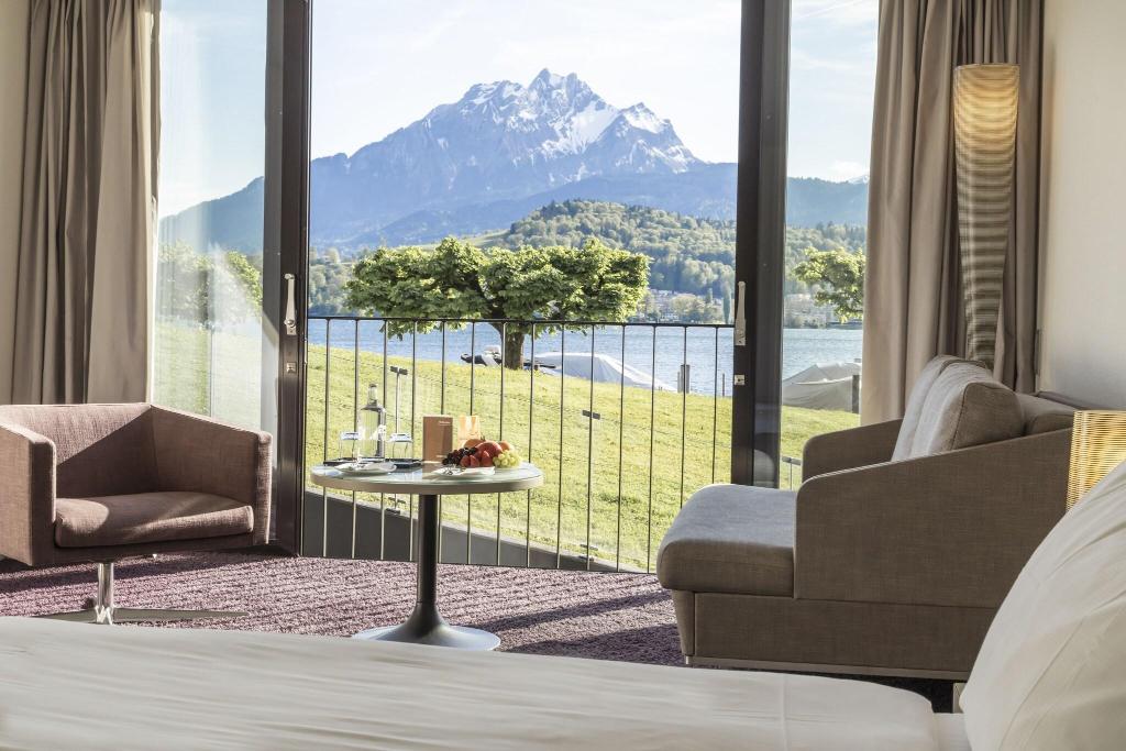 HERMITAGE Lake Lucerne