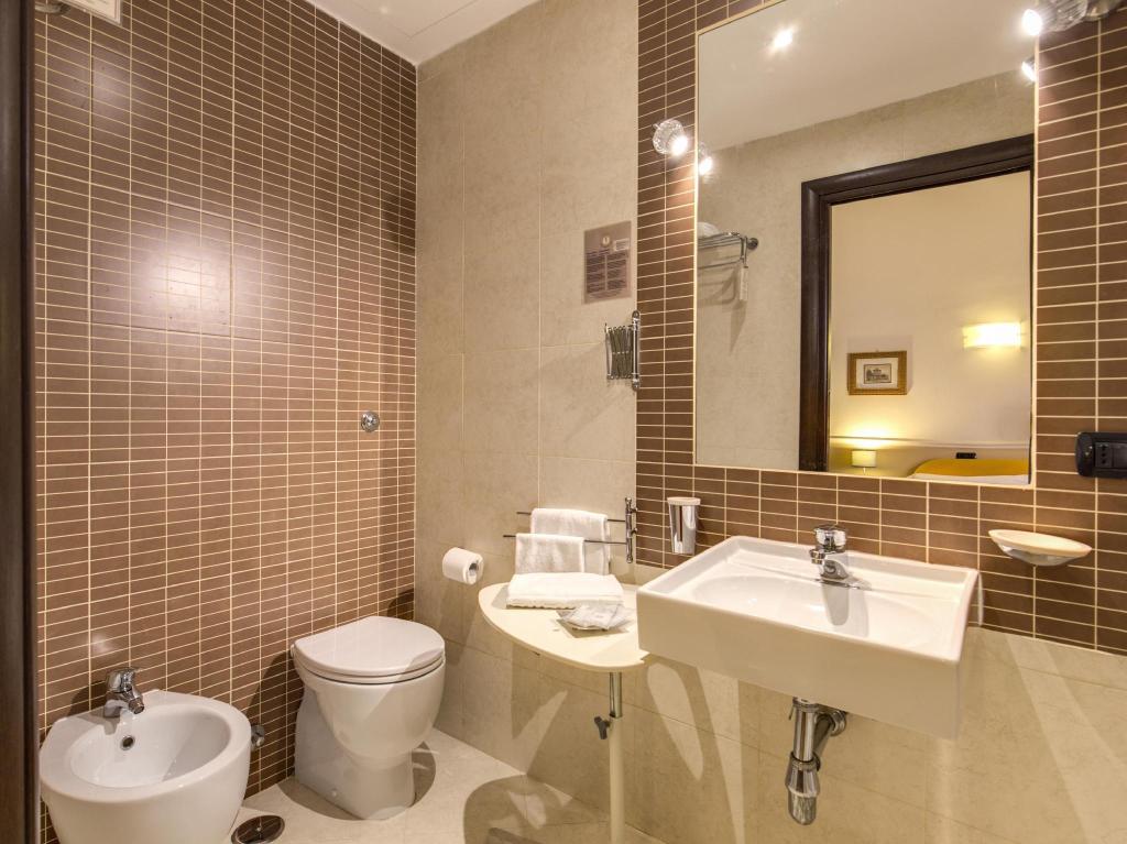 Everest Inn Rome