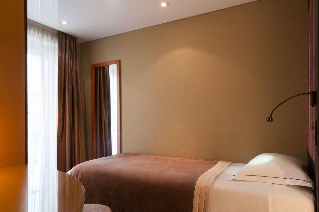 Hotel The Originals Boutique Hôtel du Vieux Saule, Paris, Frankreich, Paris. Großes 2