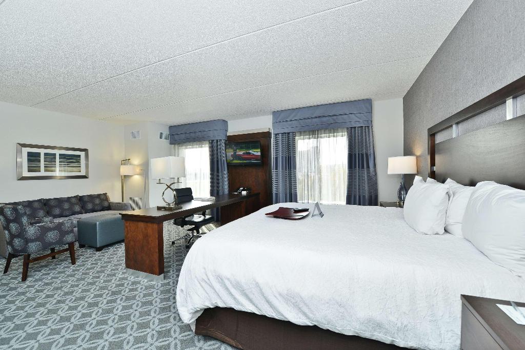 Hampton Inn & Suites Greensboro/Coliseum Area