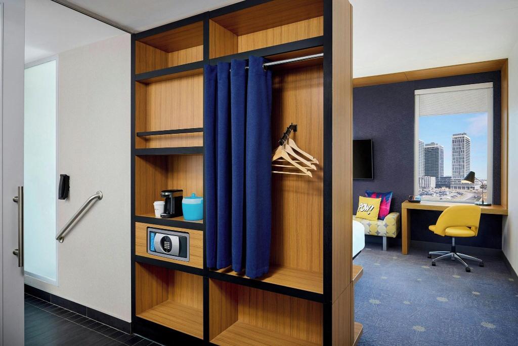 Aloft Vaughan Mills photo 42