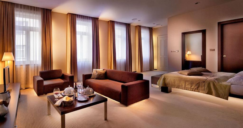 Roset Hotel & Residence