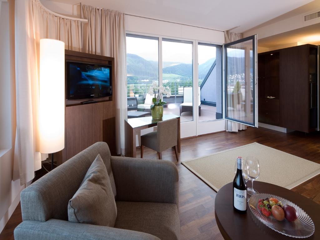 Penz Hotel West