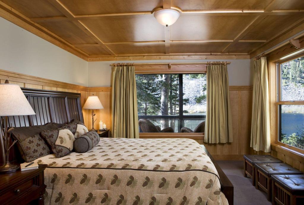 Tamarack Lodge photo 11