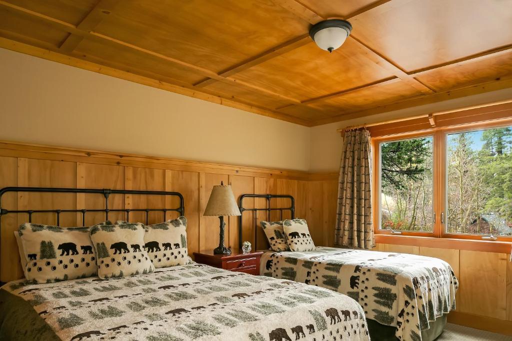 Tamarack Lodge photo 34