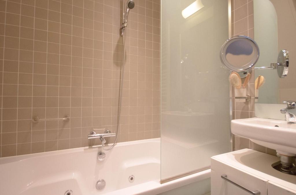 Canal Suites