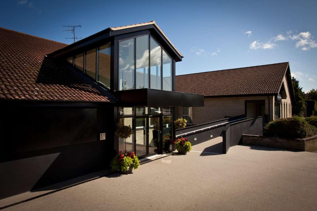 Gloucester Robinswood Hotel By Sunday