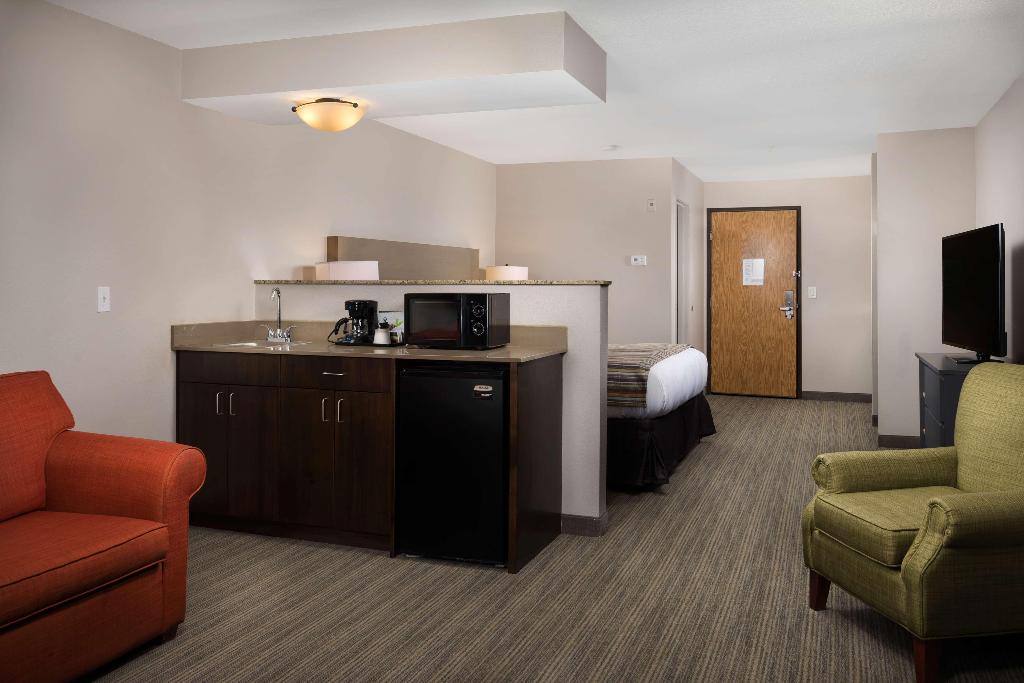 Country InnSuites Portland InternationalAirport Or