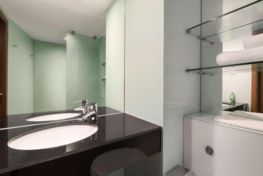 Ramada Encore by Wyndham Leicester City Centre