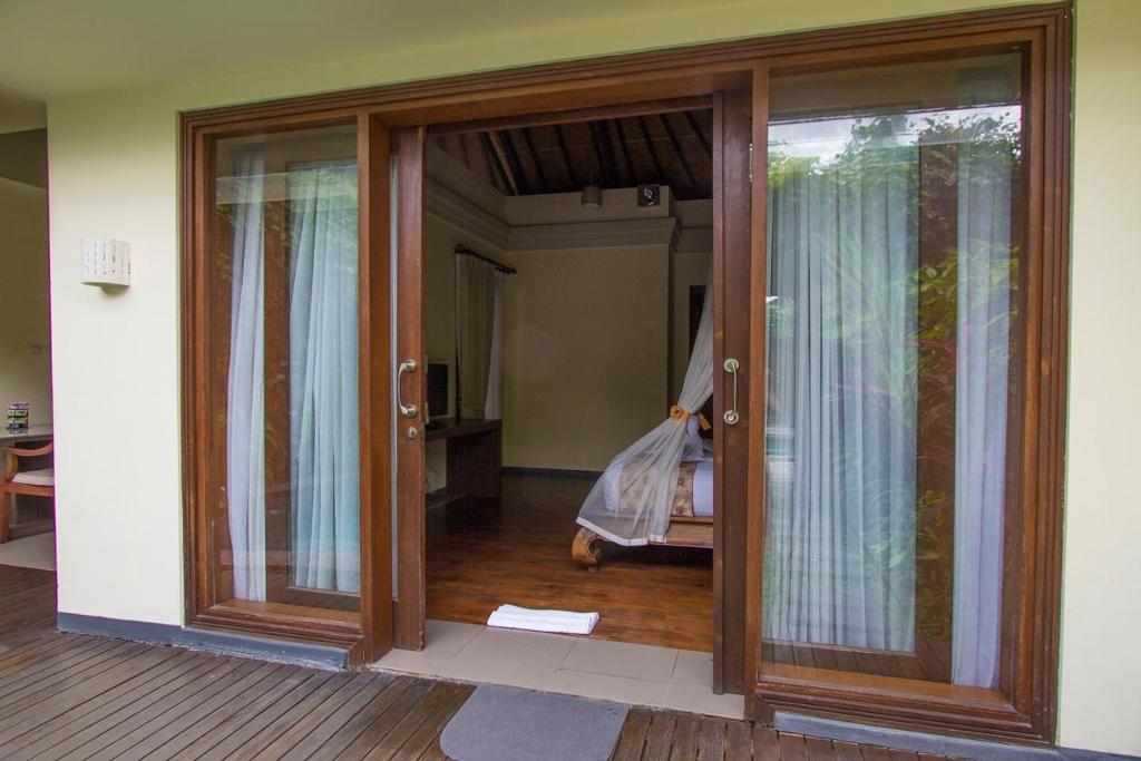 Ladera Villa Ubud by Zuzu