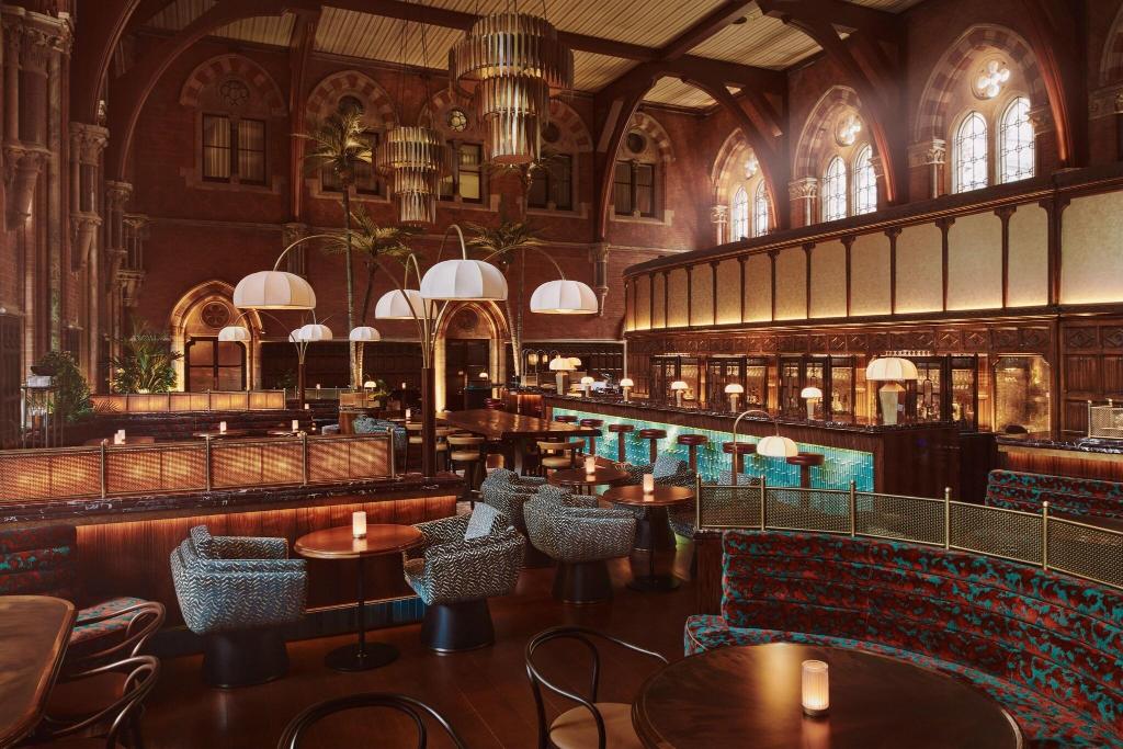 Galleria immagine di St. Pancras London, Autograph Collection