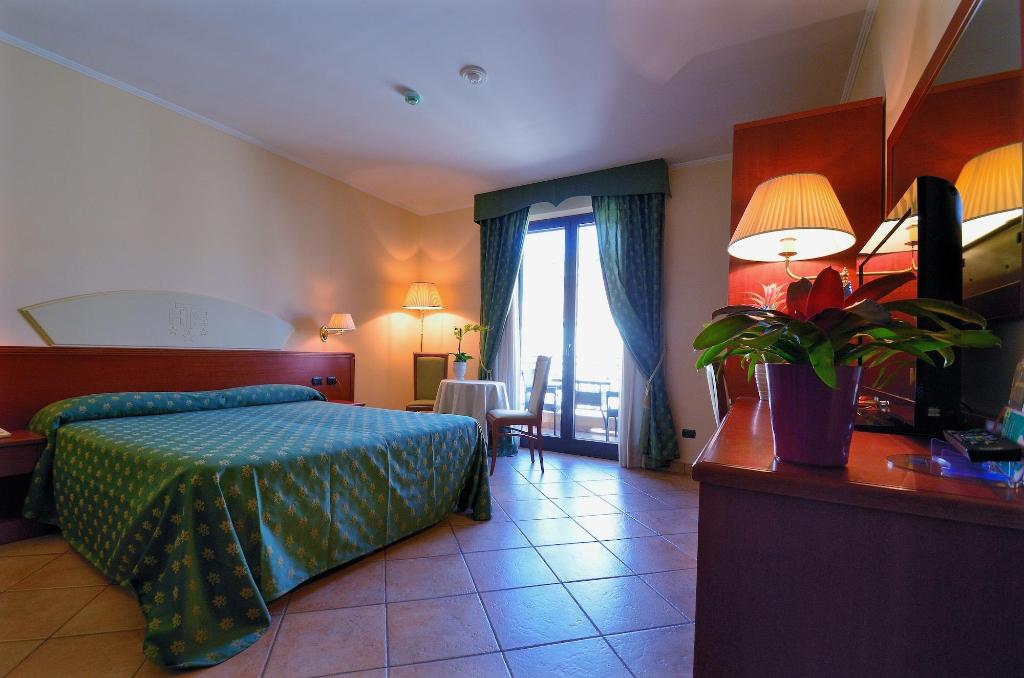 Hotel Tito Serrano