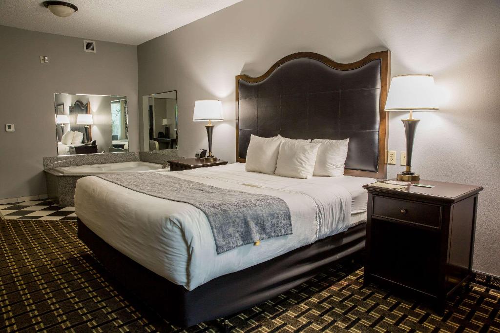 Evangeline Downs Hotel, an Ascend Collection hotel