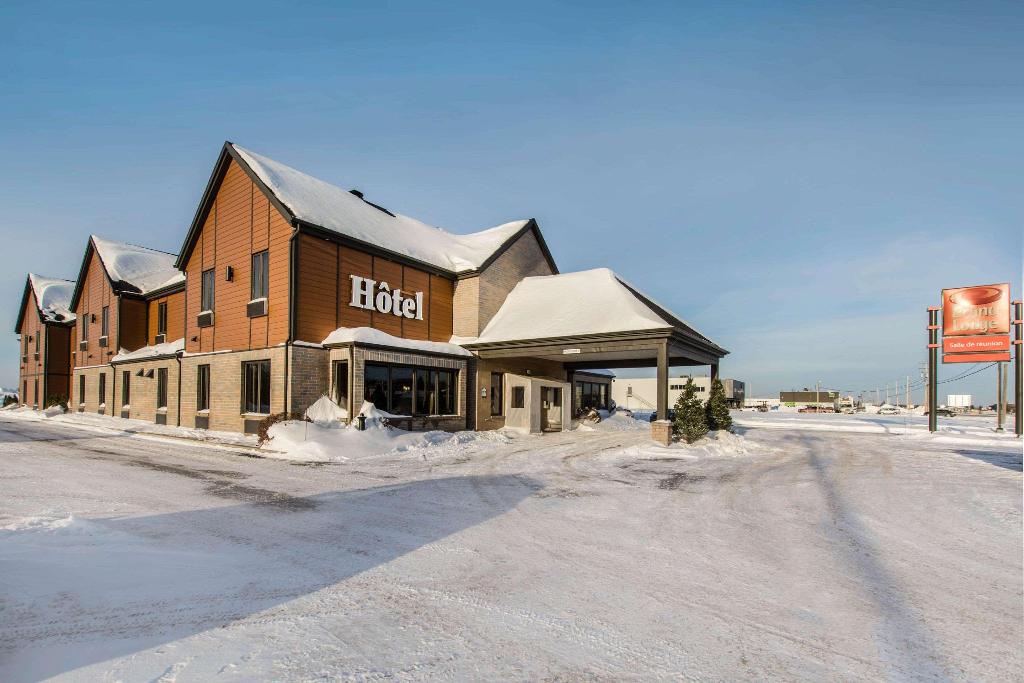 Econo Lodge Inn & Suites St Apollinaire