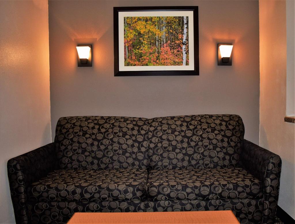 Quality Inn & Suites Summit County