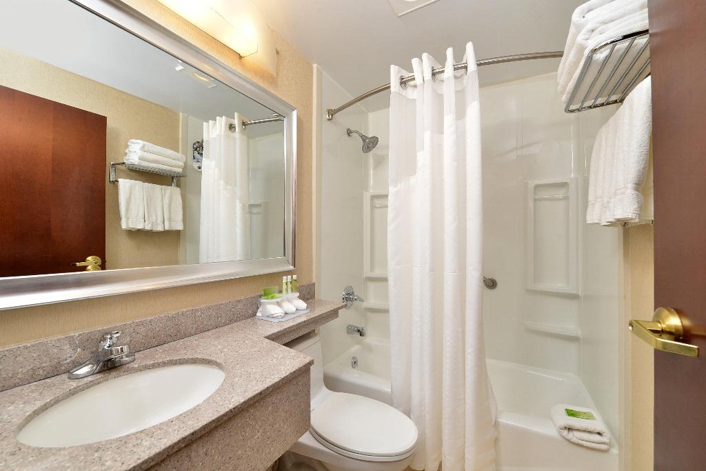 Holiday Inn Express JFK