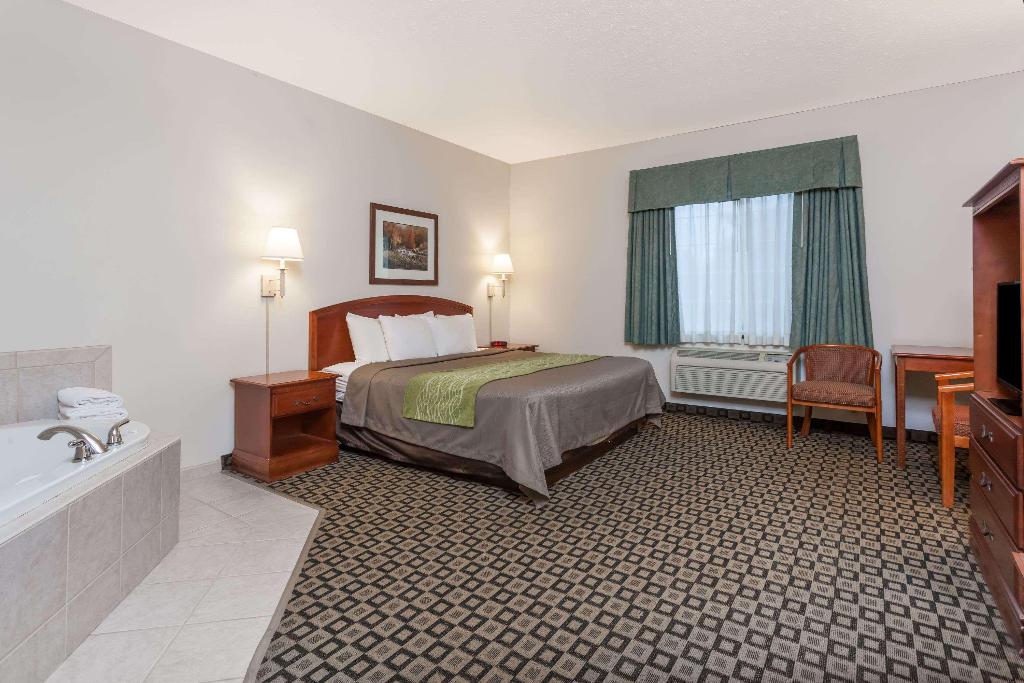 Days Inn by Wyndham Pentwater