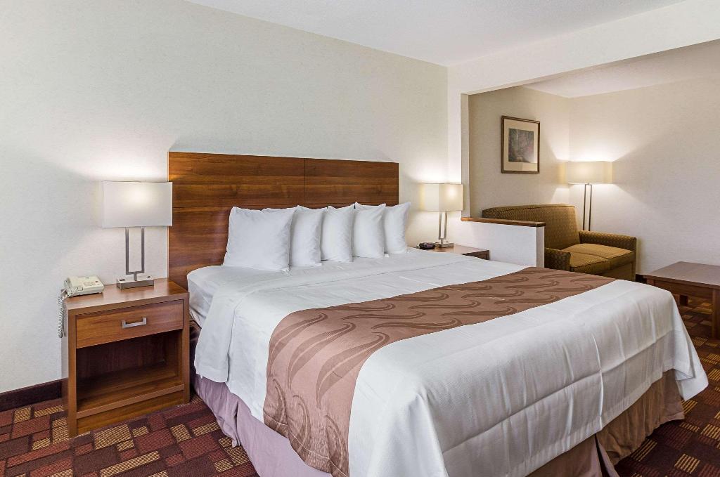 Econo Lodge Luverne Area