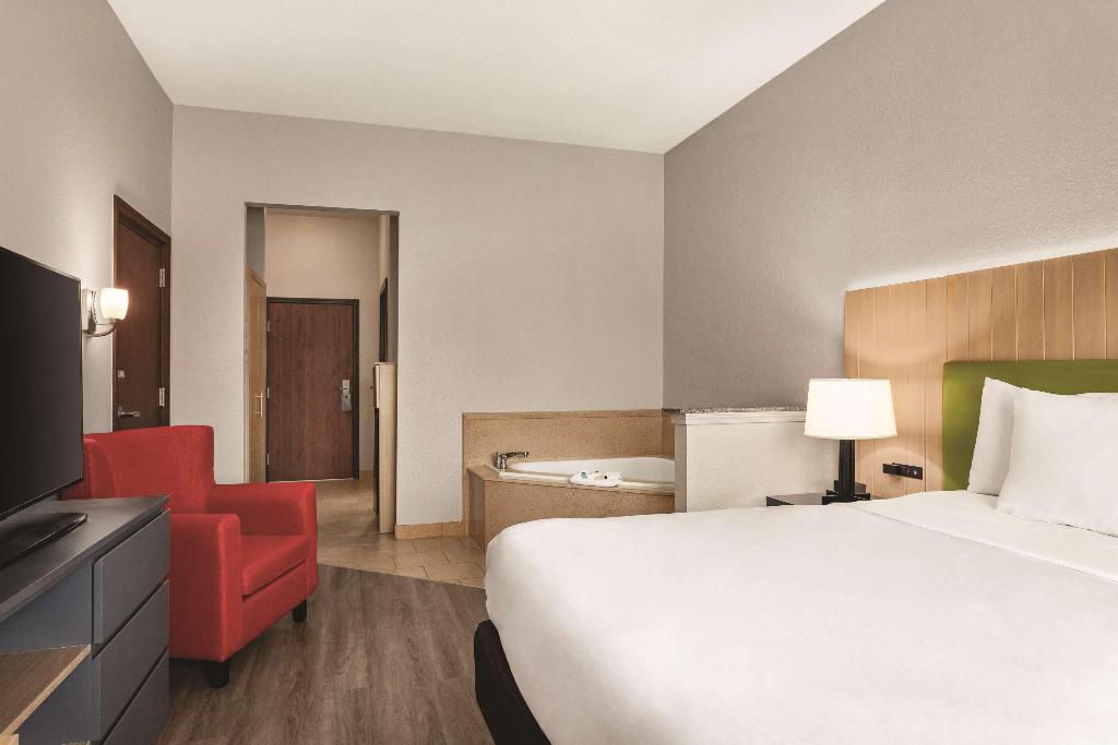 Country Inn & Suites by Radisson, Byram/Jackson So