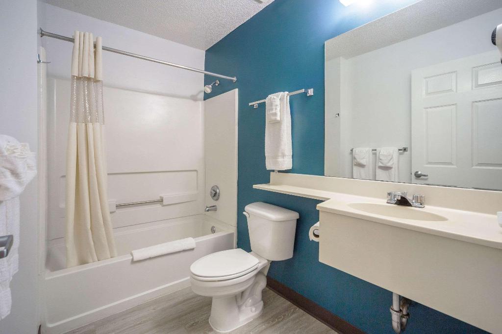 Suburban Studios Biloxi North Area