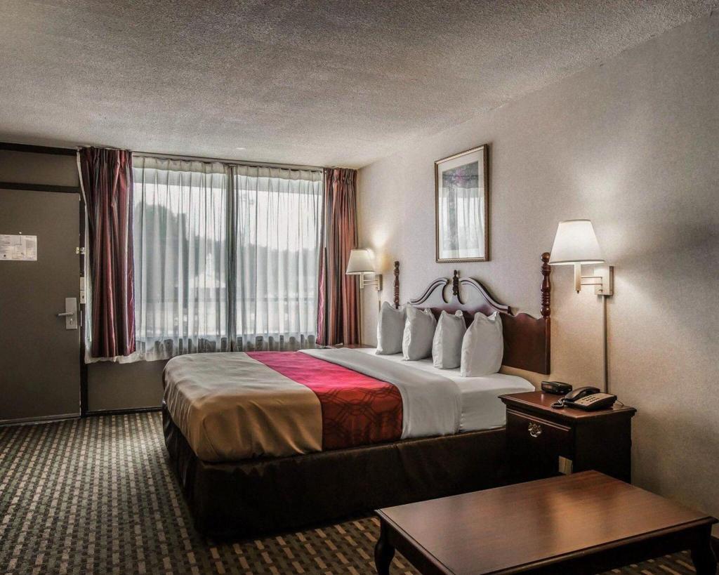 Americas Best Value Inn Pilot Mountain