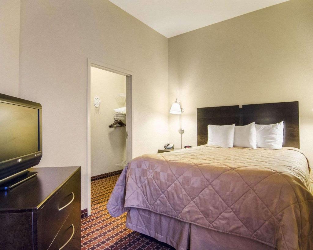 MainStay Suites Rogers