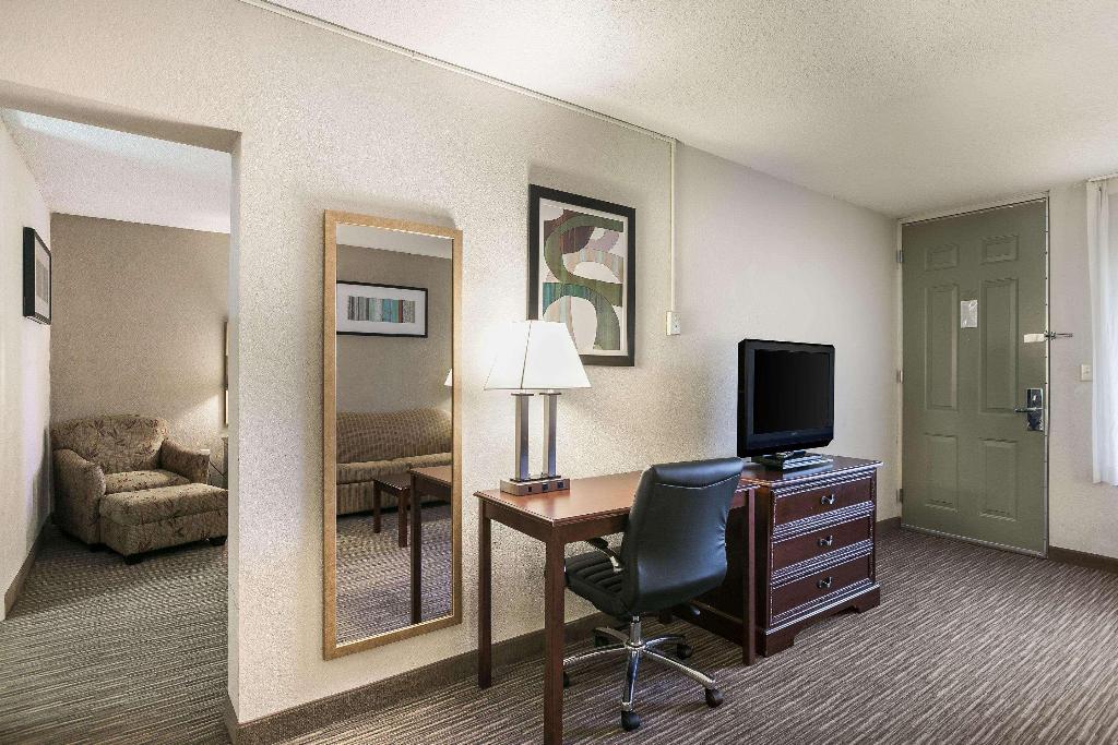 Quality Inn & Suites Near Lake Eufaula